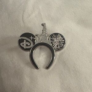 Disney Black and Silver Mickey Ears Pin Super Chaser